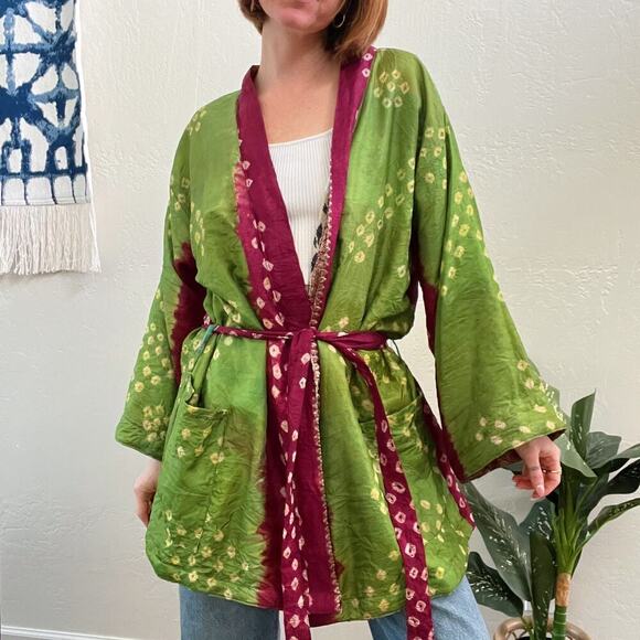 Vintage 1970's 100% Silk Tapestry Boho Kimono Cardi Robe - Picture 5 of 9